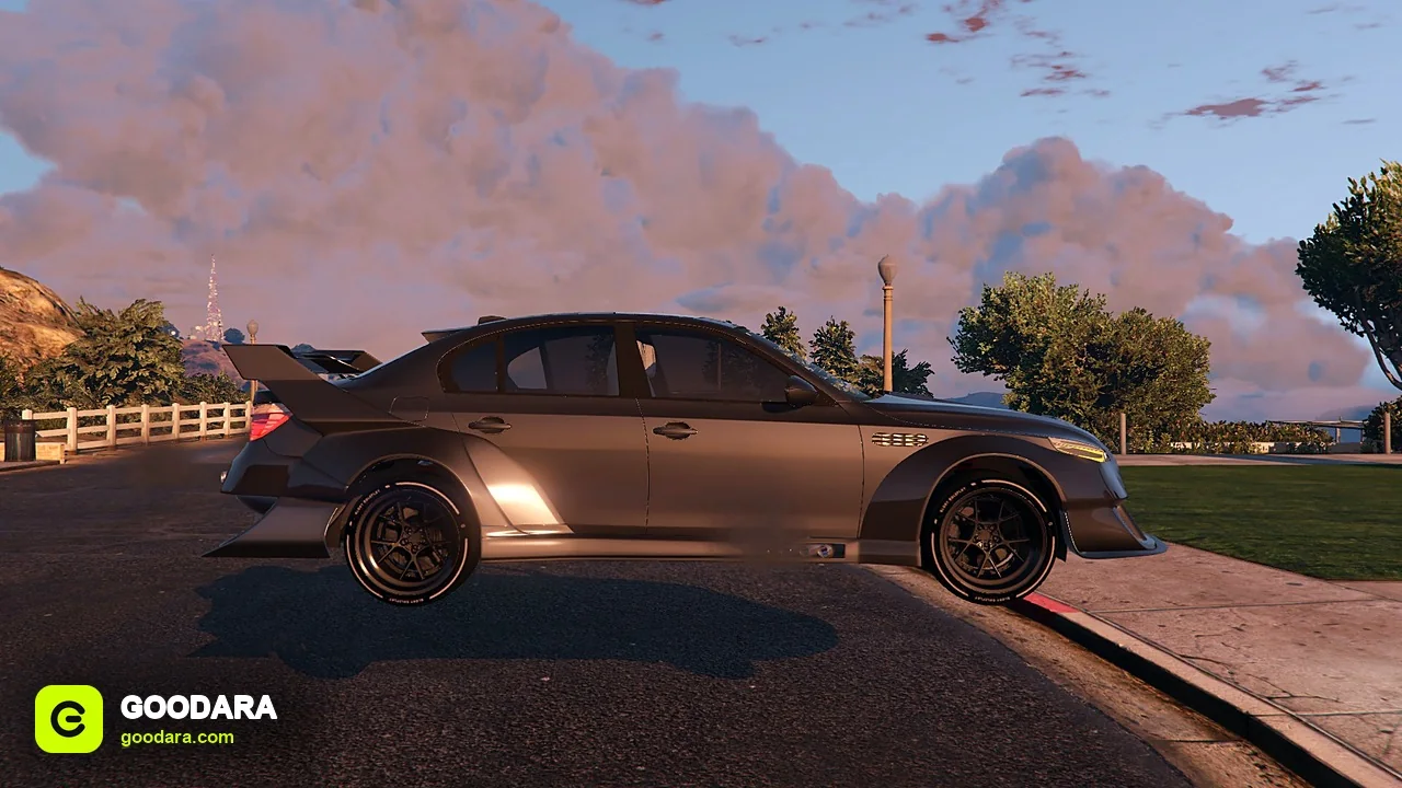 GR5 Widebody Sedan – Lore-Friendly M5 E60 with Air Ride & Sunroof for FiveM – image 6
