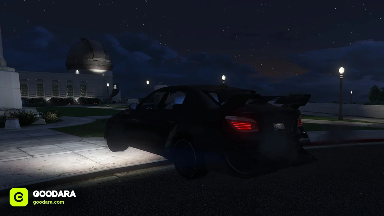 GR5 Widebody Sedan – Lore-Friendly M5 E60 with Air Ride & Sunroof for FiveM – image 9